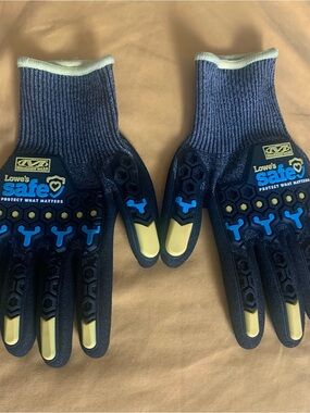 Lowe's Safe Mechanic Work Gloves in Navy Blue with Yellow Accents Sz M (W)/S (M)